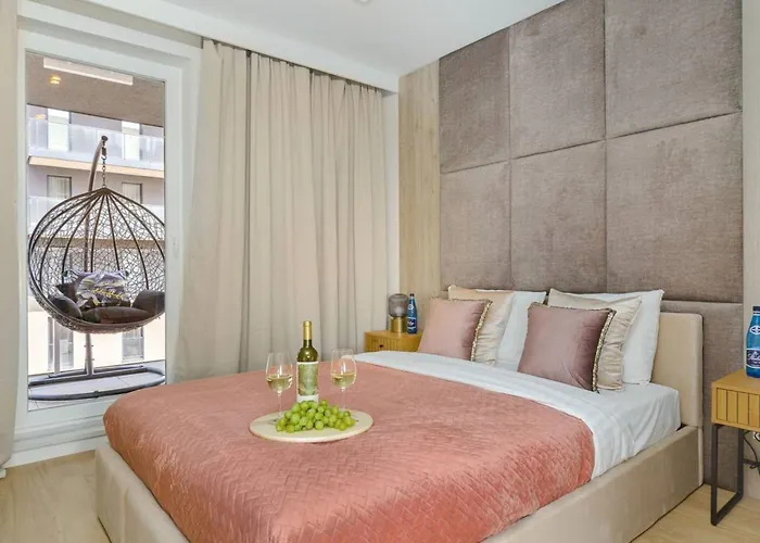 Lumina Premium Apartments With Parking Manufactura