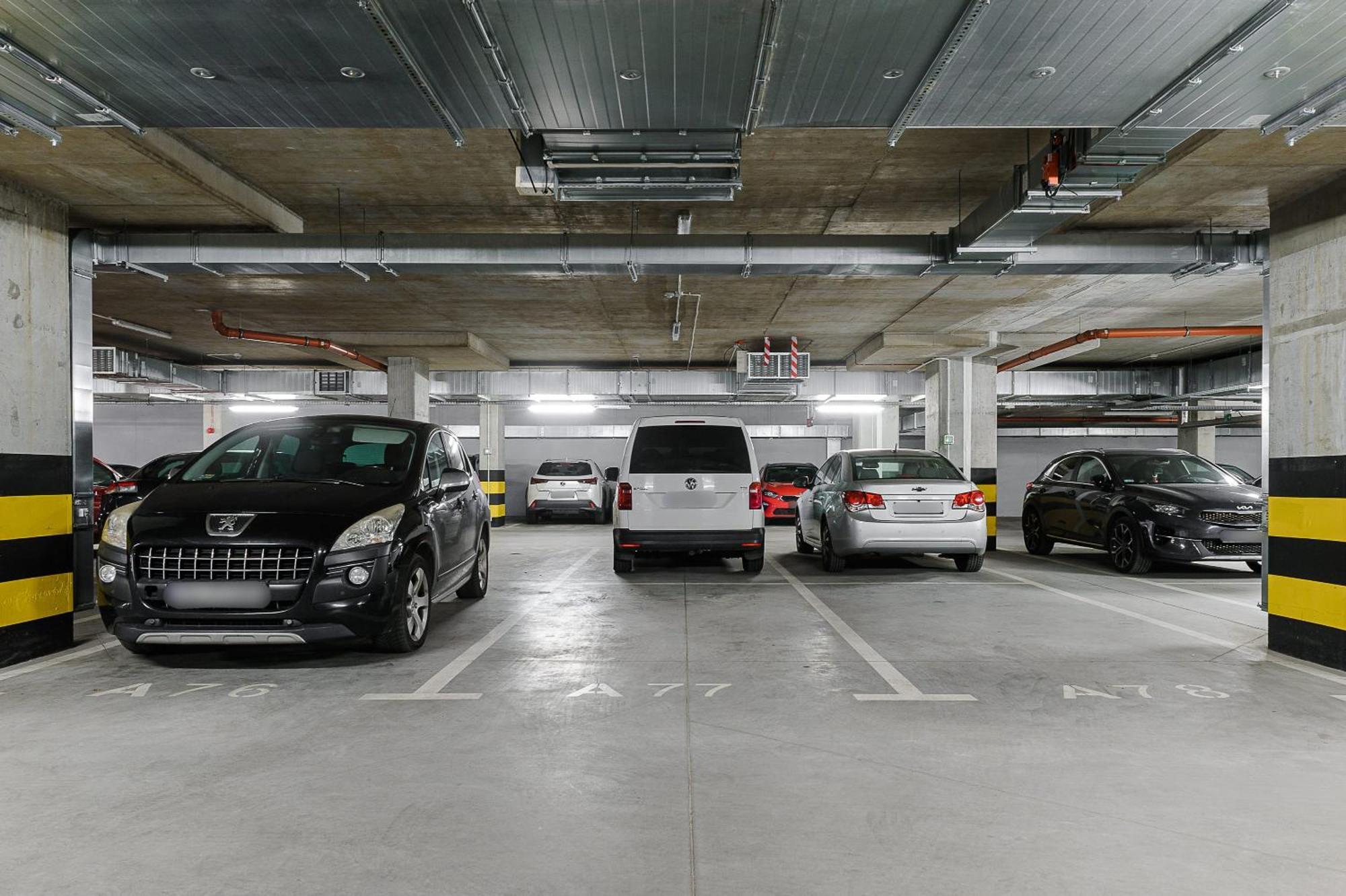 Lumina Premium With Parking Manufactura *